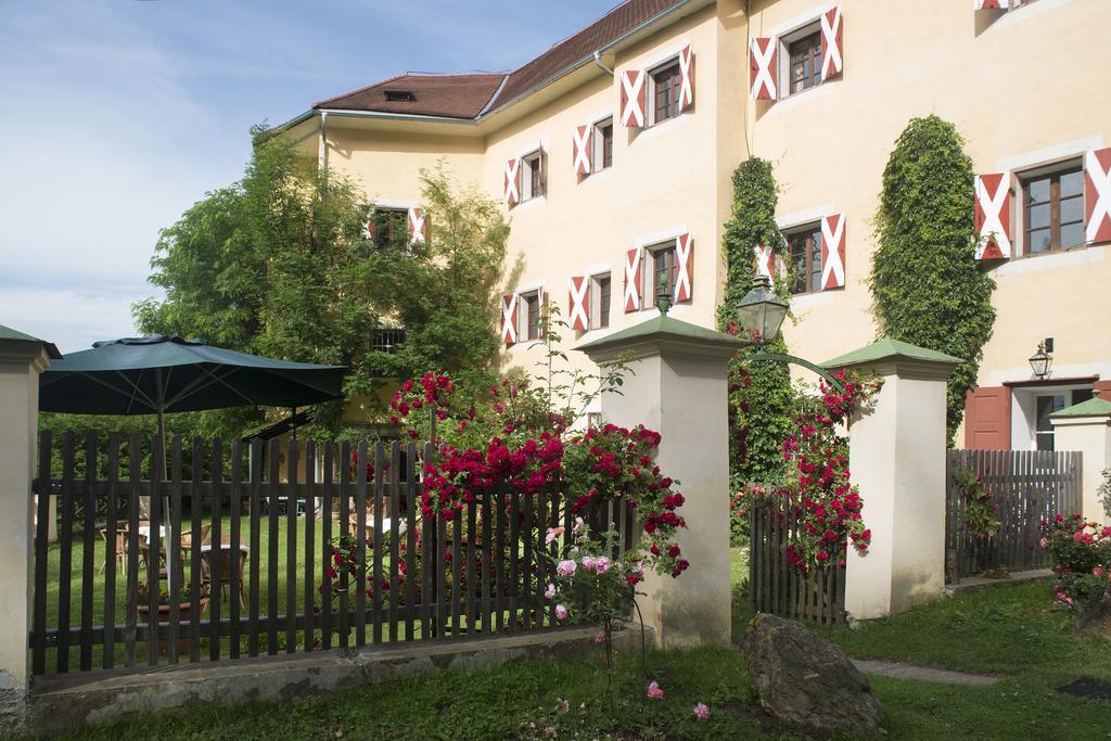 Hotel Landsitz Pichlschloss Neumarkt in Steiermark Exterior photo